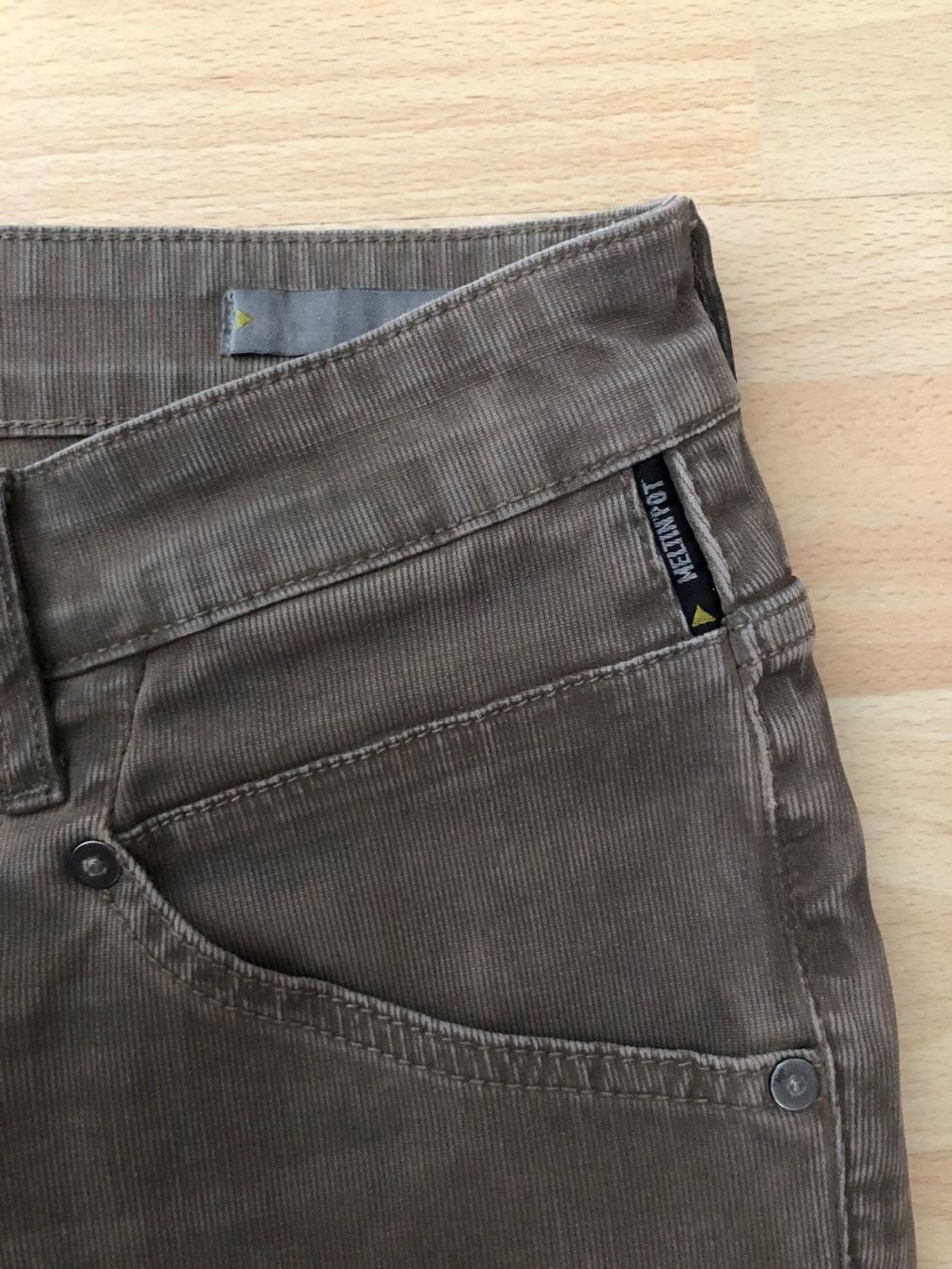 Pantaloni: MELTINPOT HERREN HOSE Gr.34 – Usato da winterthur venduto da MEAhealingBrush 2