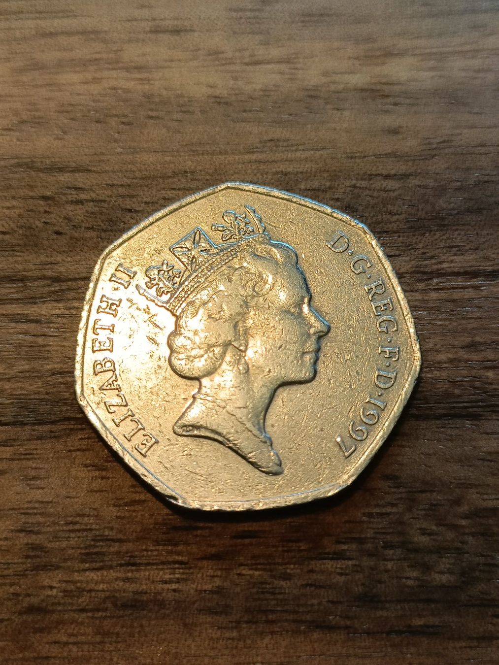 Alle Münzen: Une pièce de 50 PENCE  / ELISABETH II  1997 – Gebraucht aus Sion von dav_96jh 1