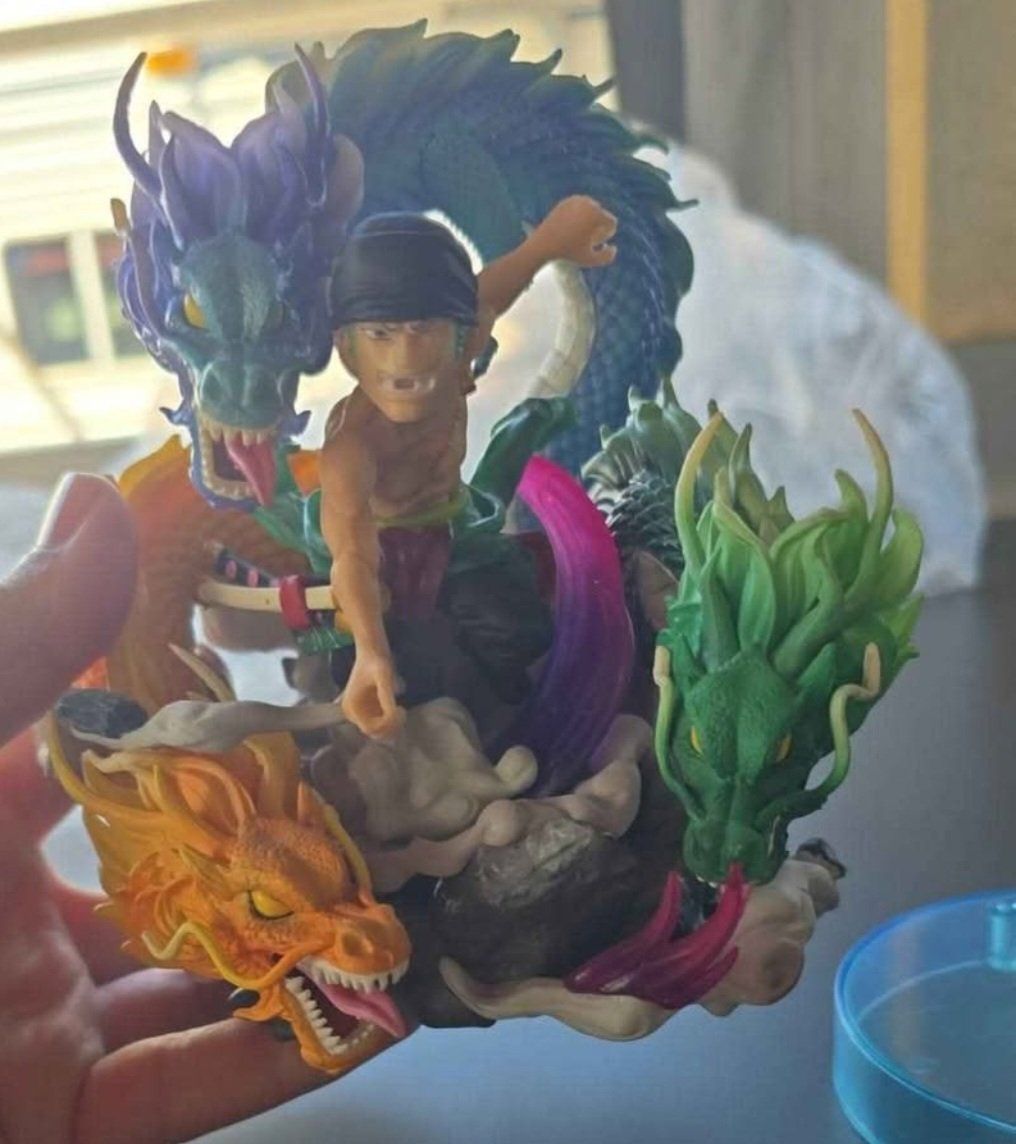 Statuette: Figurine Zoro – Nuovo (secondo la descrizione) da Granges-Marnand venduto da Deadyugi 1