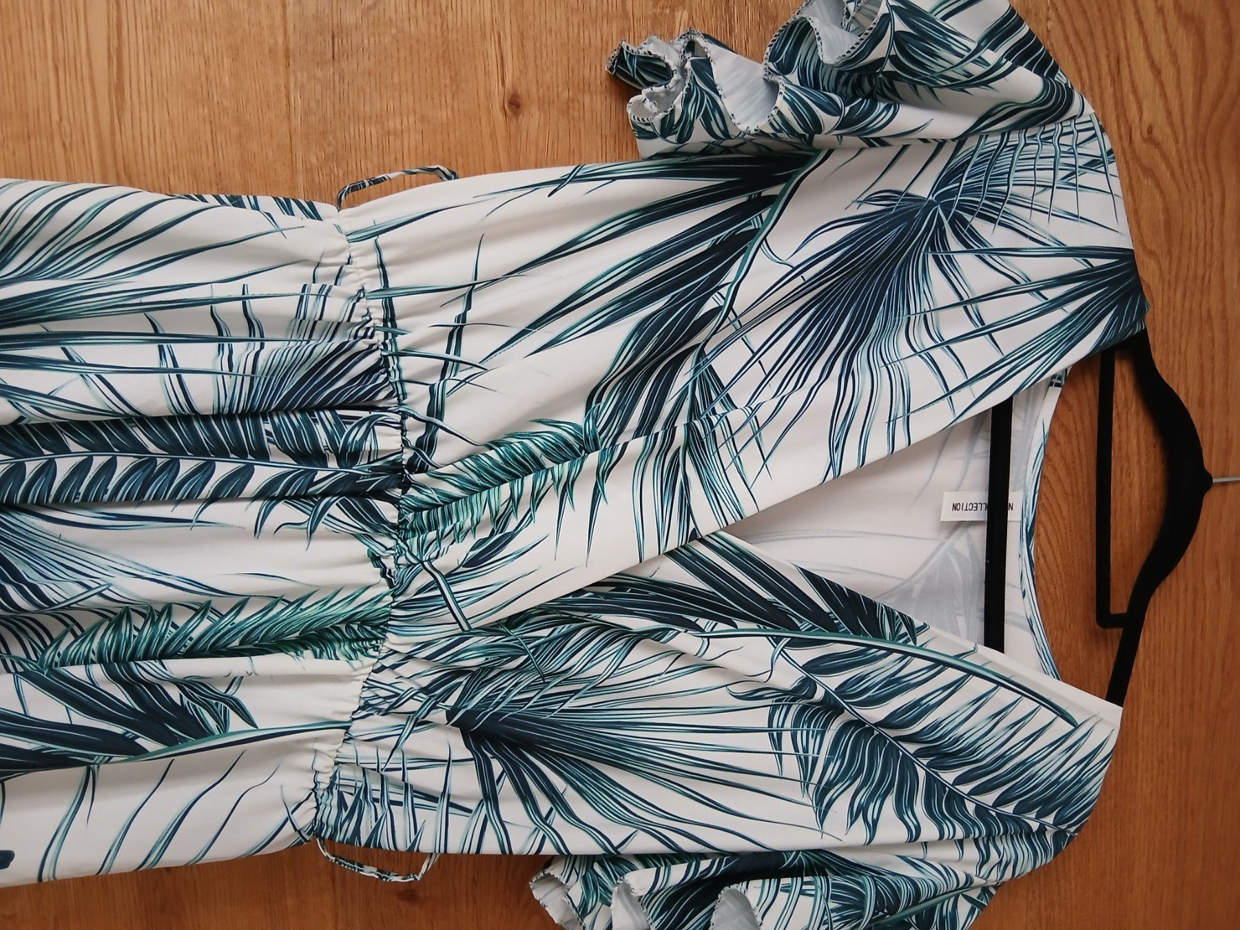 Kleider: Sommerliches Maxikleid mit Palmenmuster, Grösse M – Gebraucht aus Les Reussilles von Aline.02 1
