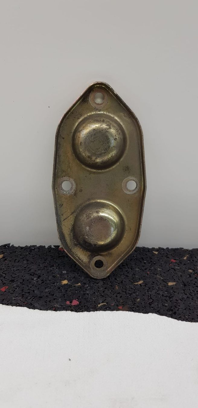 Tutti pezzi di ricambio auto: Volumex Kompressor Abdeckung Lager Rotoren front (original) – Usato da Unterägeri venduto da Chartbreaker 1