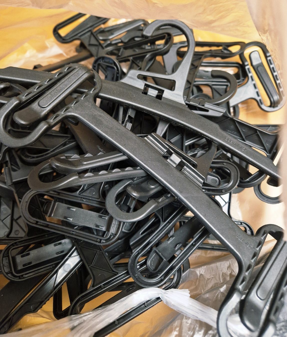 Appendiabiti: Sack voll Kleiderbügel – Usato da Stüsslingen venduto da white_angel86