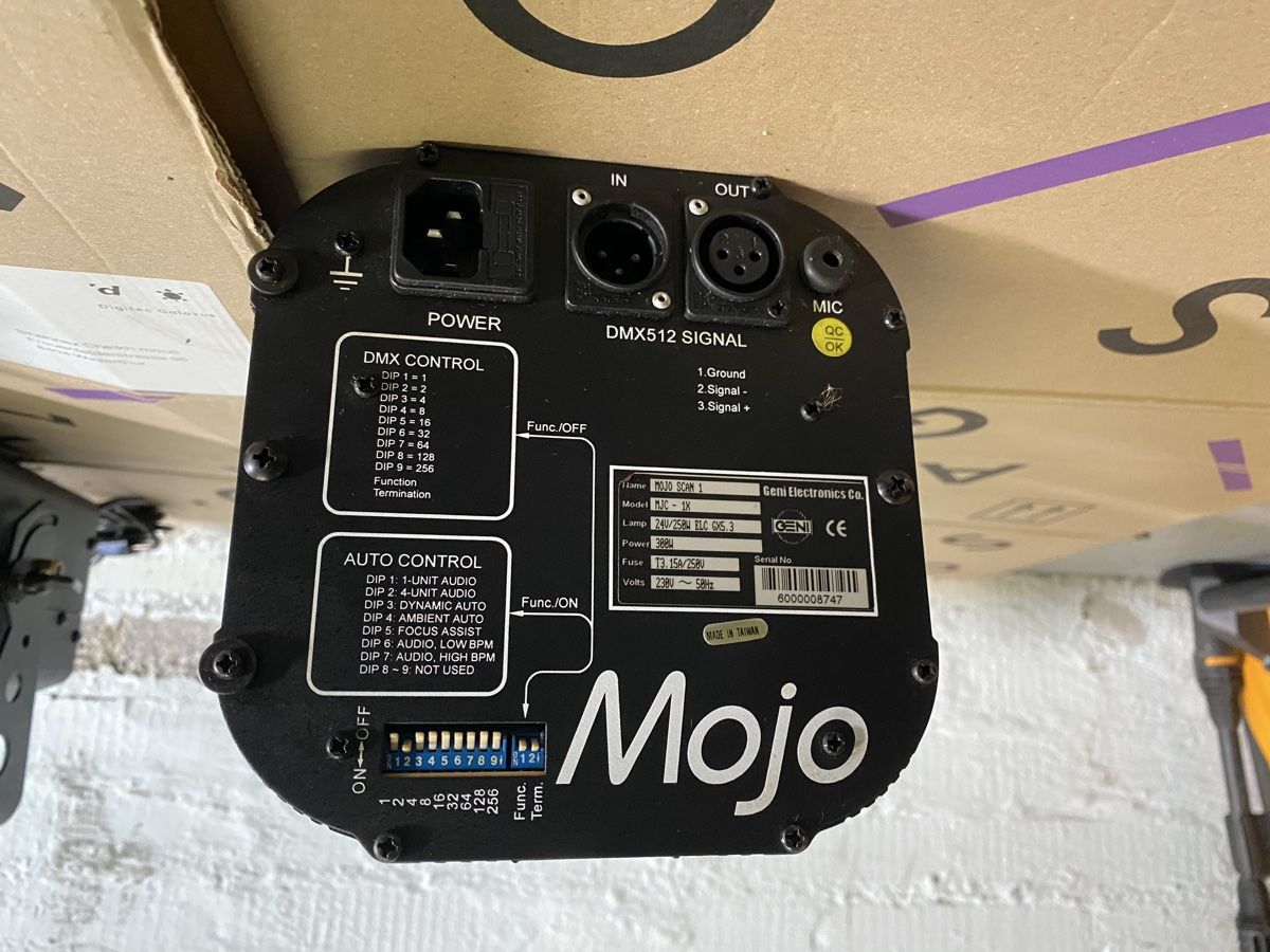 Lampade: Mojo Scan 1 DMX512 Lichteffekt – Usato da Winterthur venduto da klassikaudio 2