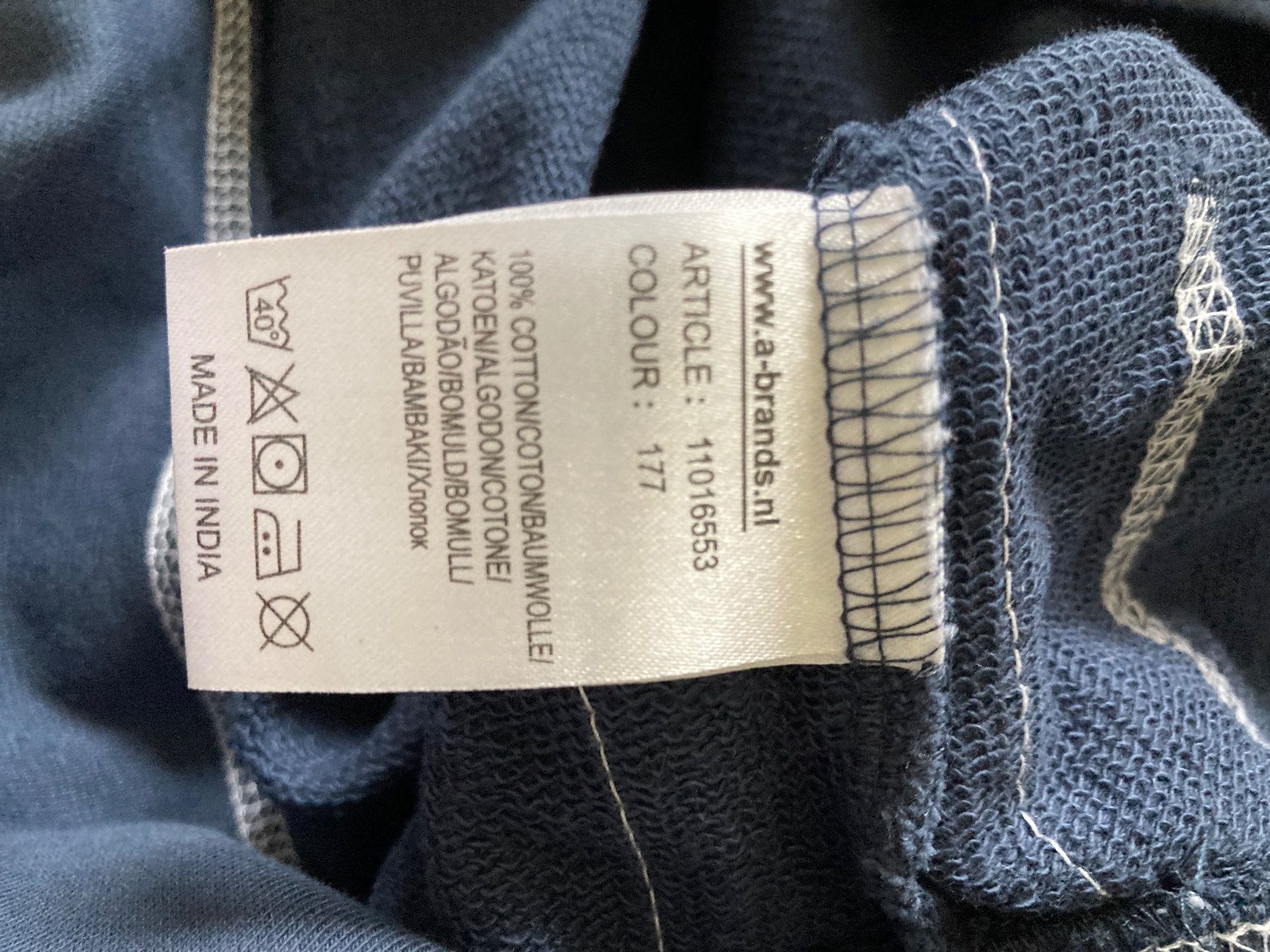 Maglioni & Felpe: Jungen-Kapuzenpullover mit Aufdruck – Usato da Safnern venduto da mutti2289 3