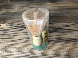 Matchabesen aus Bambus zur Zubereitung von Matcha Matchatee