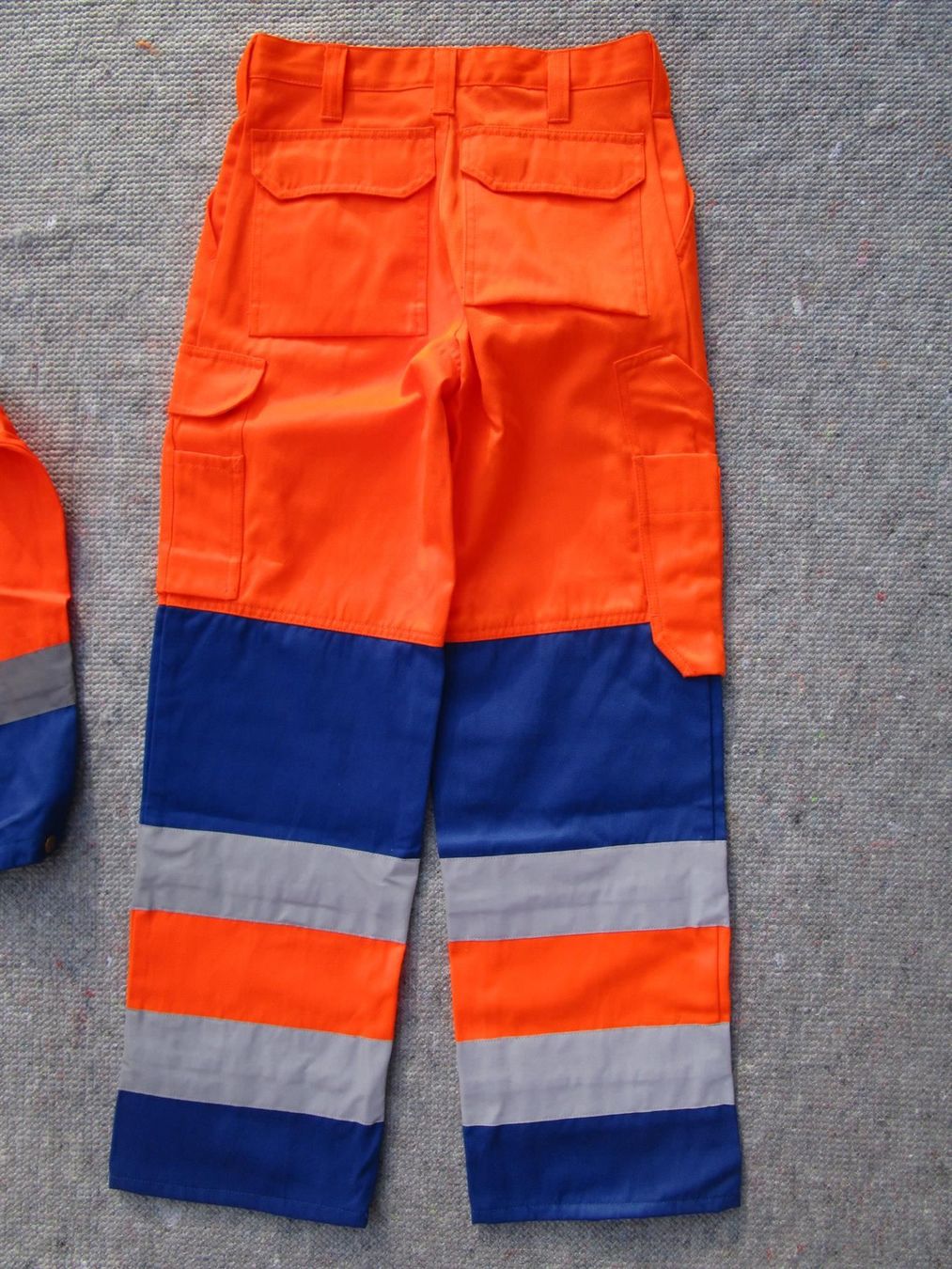 Pantaloni: 3 Stück Arbeitshose EN471 div Grössen, neu – Nuovo (secondo la descrizione) da Eschenbach SG venduto da brocarte 2
