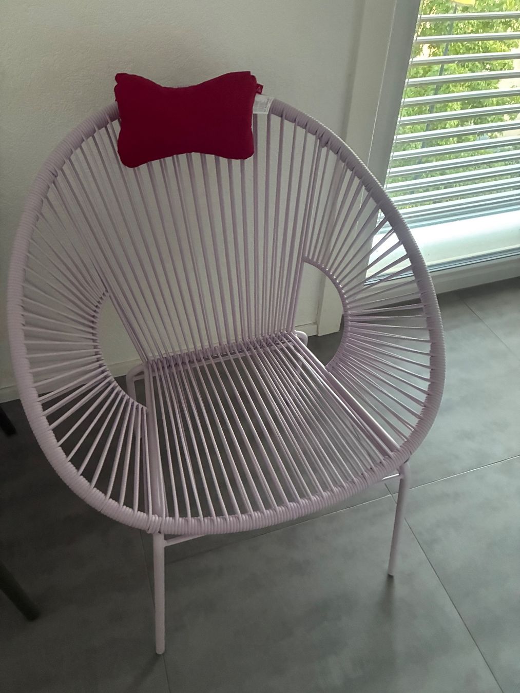 Livique Stühle: chaise de jardin lilas – Gebraucht aus Neuchâtel von RitaLaura