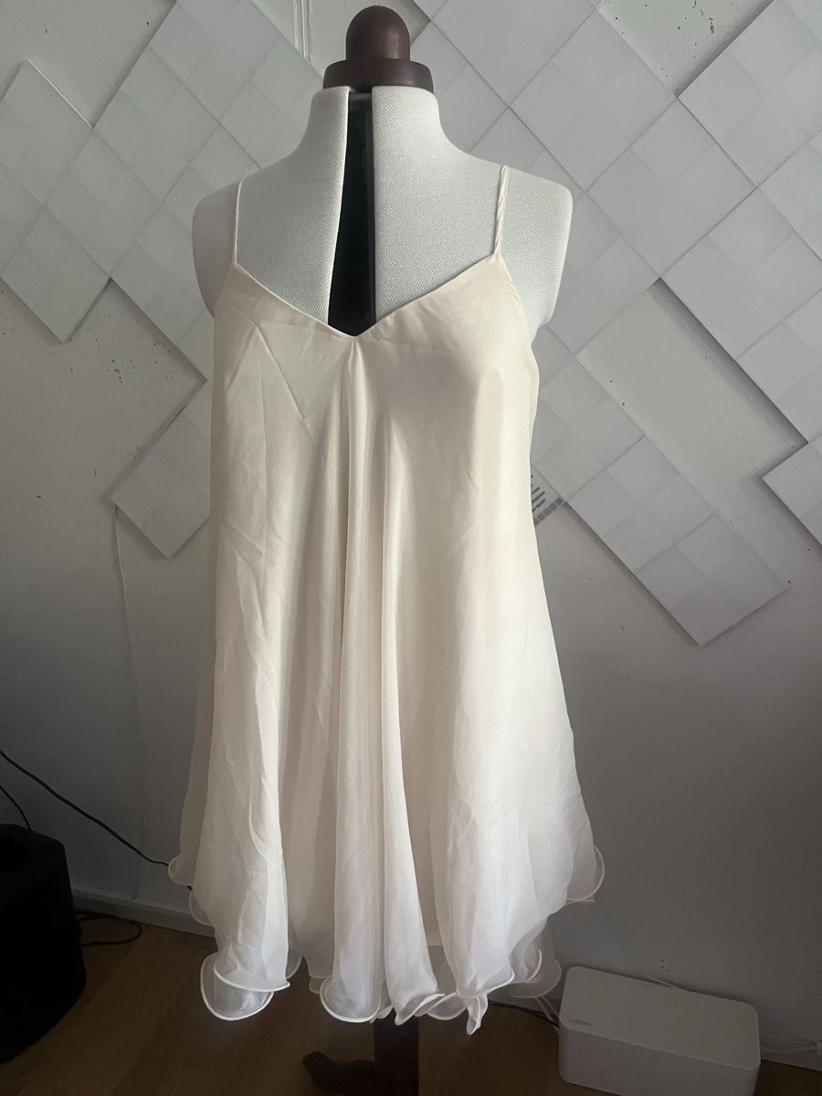 Robes: Luftiges Chiffon Kleid, creme farbig – Neuf (Voir description) à Bern par noe_dv8j
