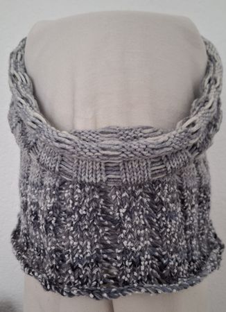Neuer handgestrickter Loop              ( Rundschal )
