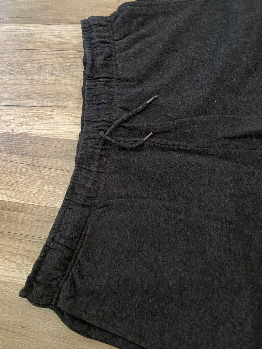 Pantaloni: Identic Shorts Grösse XL. grau-schwarz – Usato da Allenwinden venduto da Obalu 1
