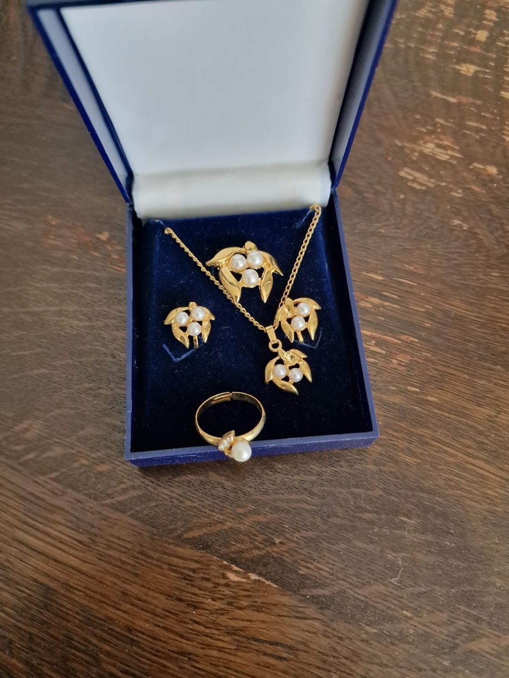 Altri gioielli: Schmuckset Gold Imit. mit Perlen, Ring, Kette, Ohrstecker – Usato da Zumikon venduto da pat_m55d 1