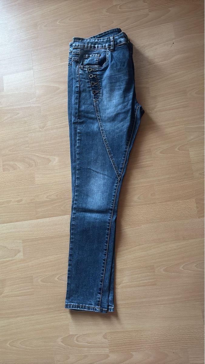 Jeans: Jeans bleus femme taille L – Usato da Dugny (Leytron) venduto da Cel_97