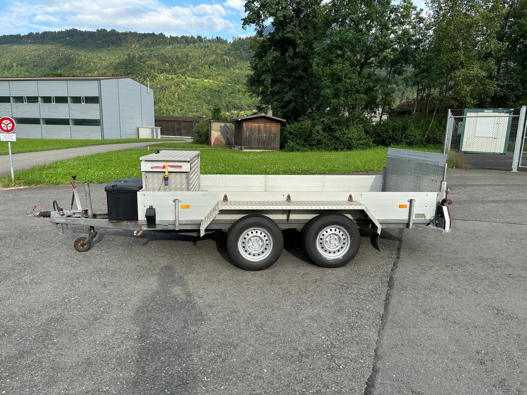 Humbaur Anhänger: HUMBAUR HT 3000 Senkomat – Gebraucht aus Alpnach-Dorf von Hess-Automobile 3