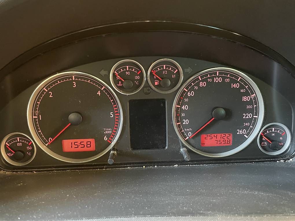 Automobili: Seat Alhambra 4x4 – Usato da Zweisimmen venduto da Mikat 2