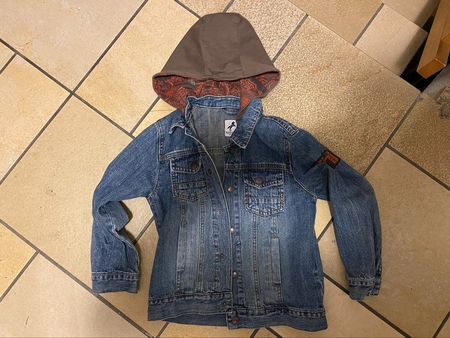 Jeansjacke mit Kapuze, Junge Grösse 122