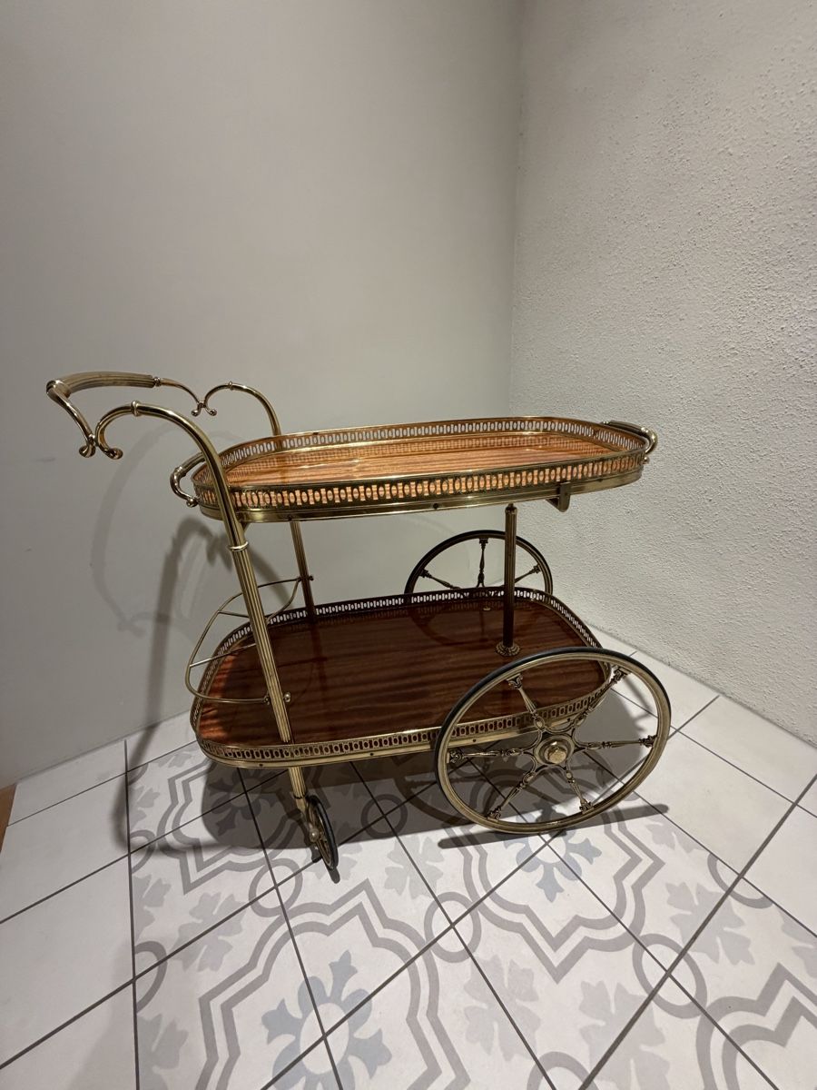 Carrelli di servizio: Servierwagen – Usato da Wiedlisbach venduto da Fine-Arts 8