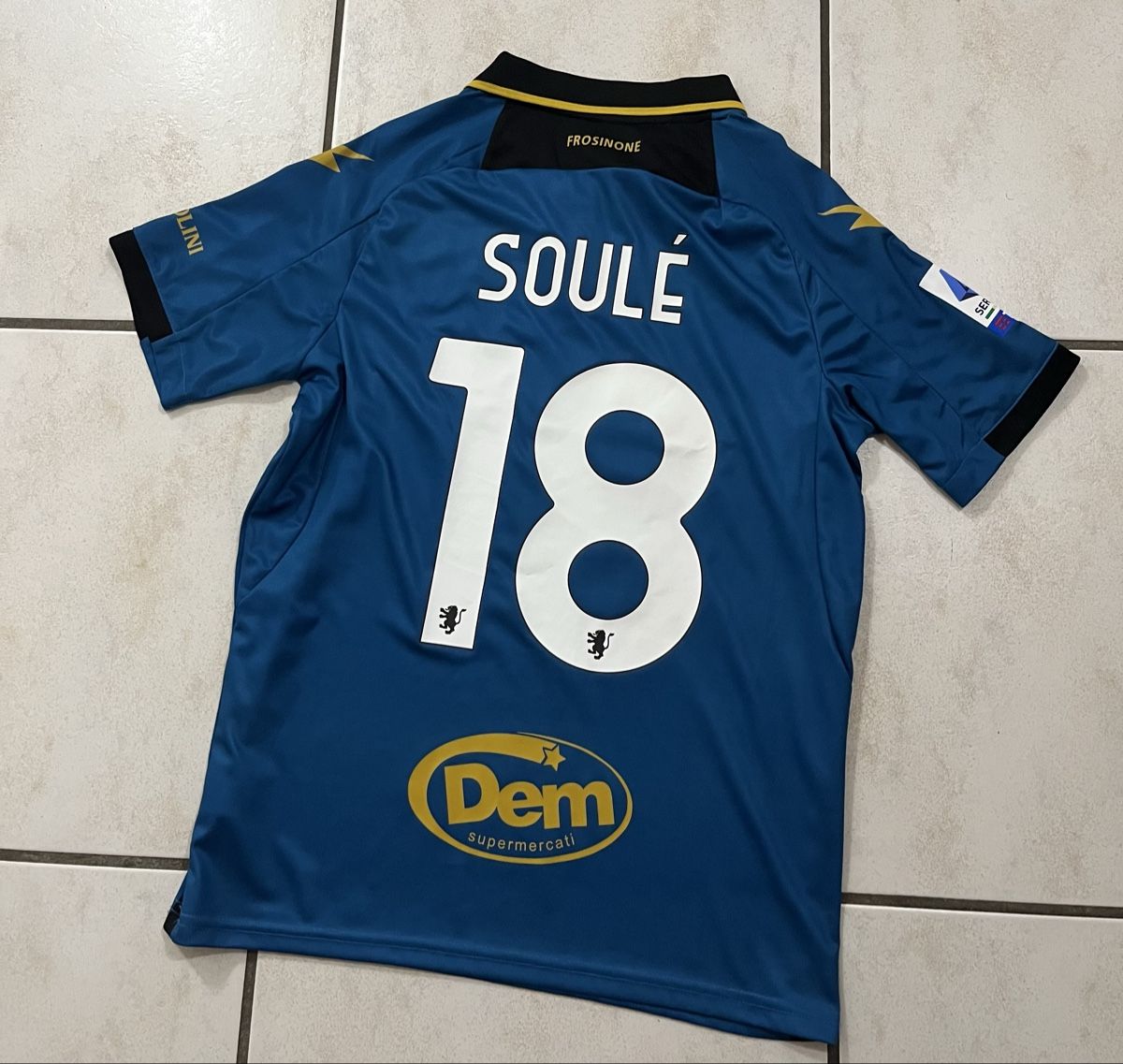 Canottiere & Pantaloni: Frosinone Fourth Kit 23/24 (Soule) – Usato da Fahrwangen venduto da rocer7 2