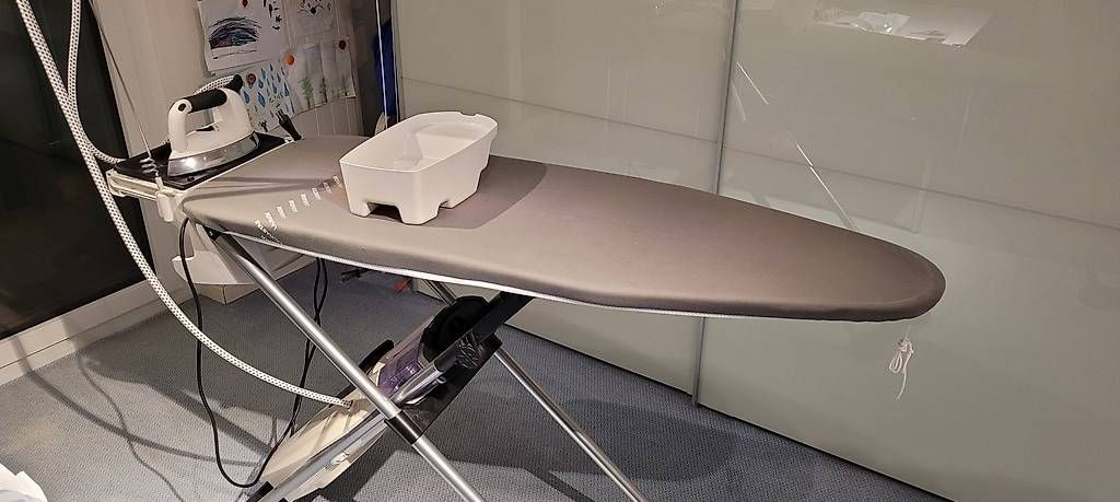 Laurastar Bügelbretter: Laurastar Premium S3 – Gebraucht aus Bolligen von Peterbo