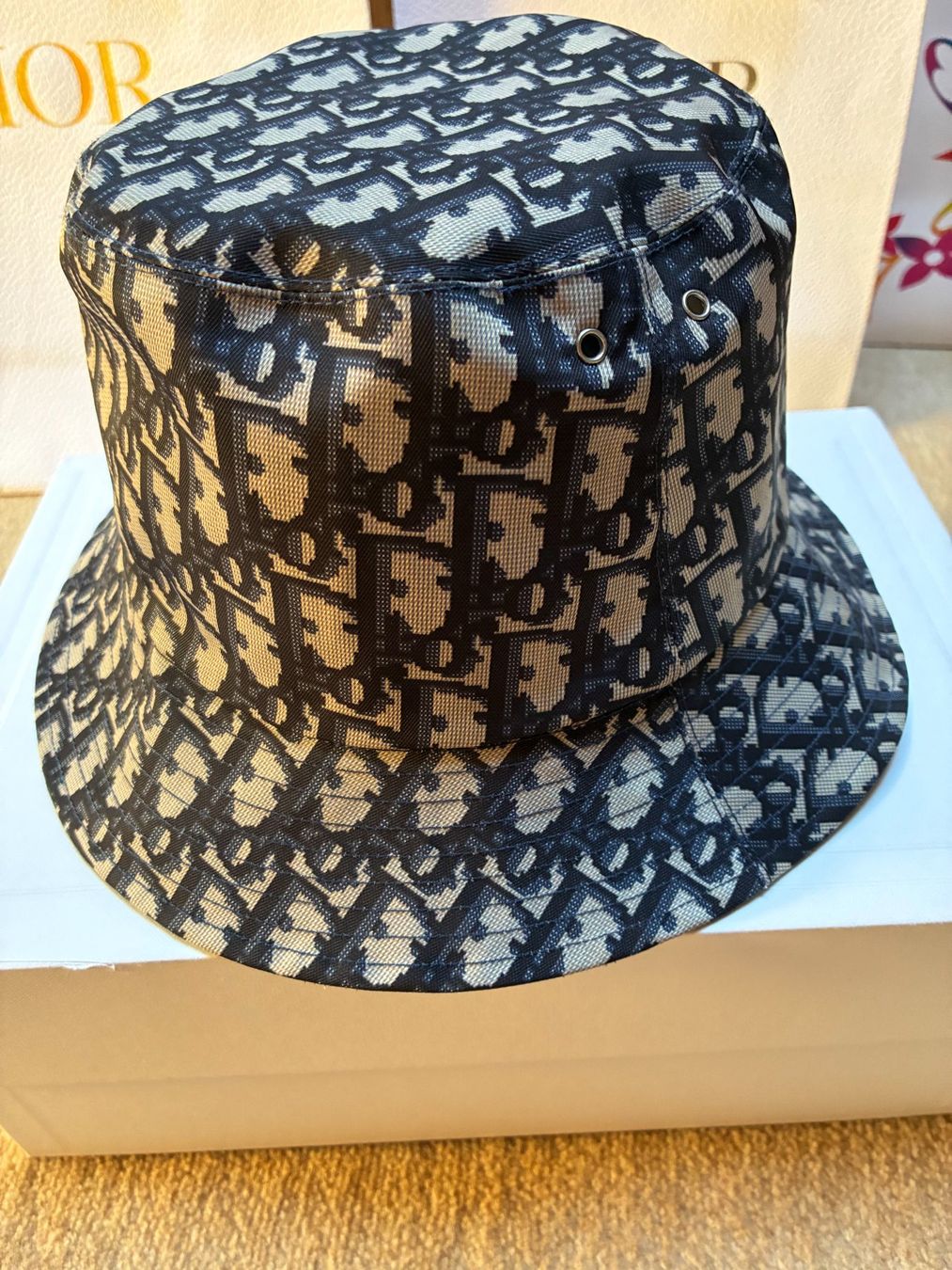 Dior Copricapi, berretti & cappellini: Dior - Teddy - D Bob MONOGRAM BOB – Usato da Lausanne venduto da PEX_Import
