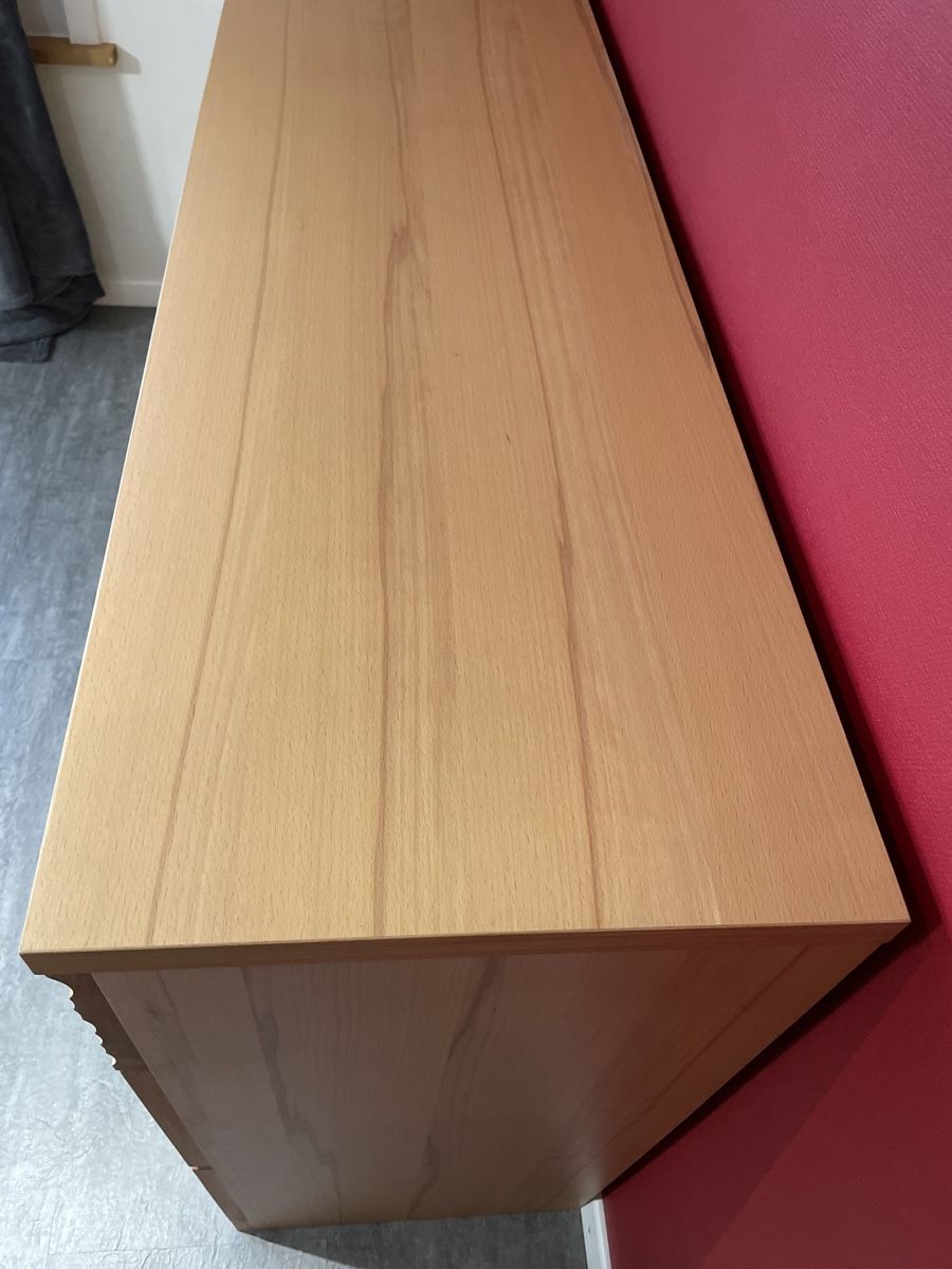 Livique Büffets: Sideboard mit Vitrine Kernbuche teilmassiv – Gebraucht aus Lutzenberg von  1