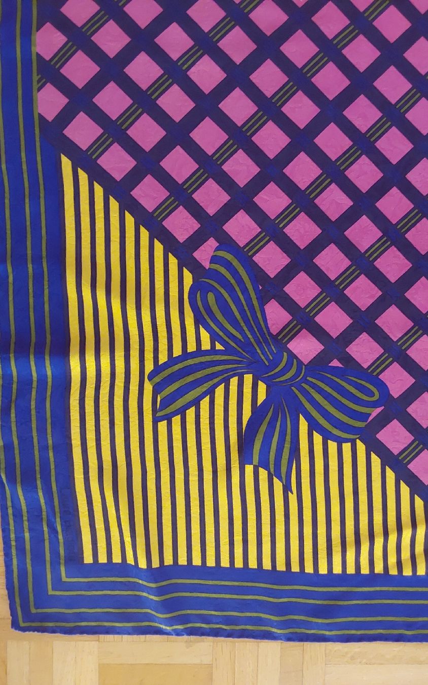 Foulard & Sciarpe: Seidenfoulard quadratisch – Usato da Köniz venduto da scopello12 1
