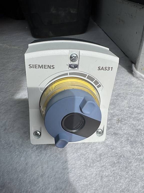 Radiatori: Siemens Stellantrieb SAS31 – Usato da Cham venduto da Andrin_21 4