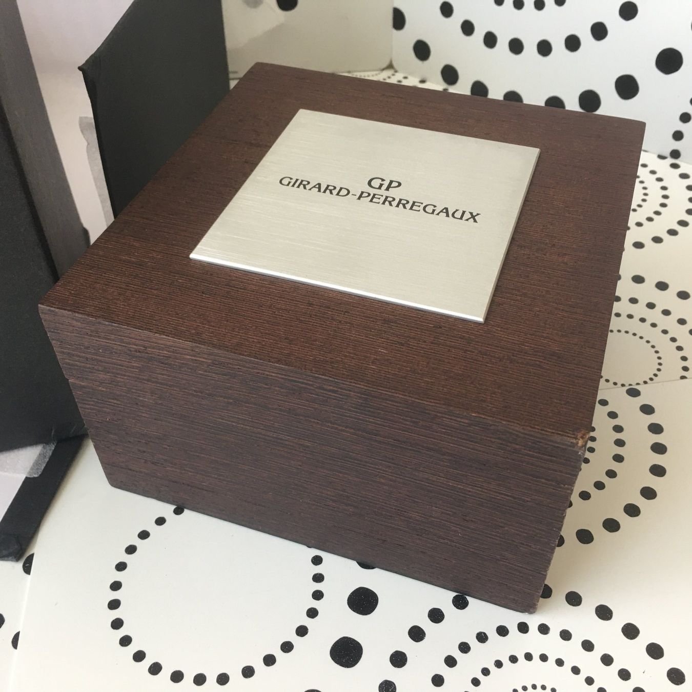 Girard-Perregaux Scatole porta orologi: GP GIRARD-PERREGAUX ORIGINAL - WATCH CASE BOX ECRIN - WOOD ! – Usato da Epalinges venduto da dream-watch 2