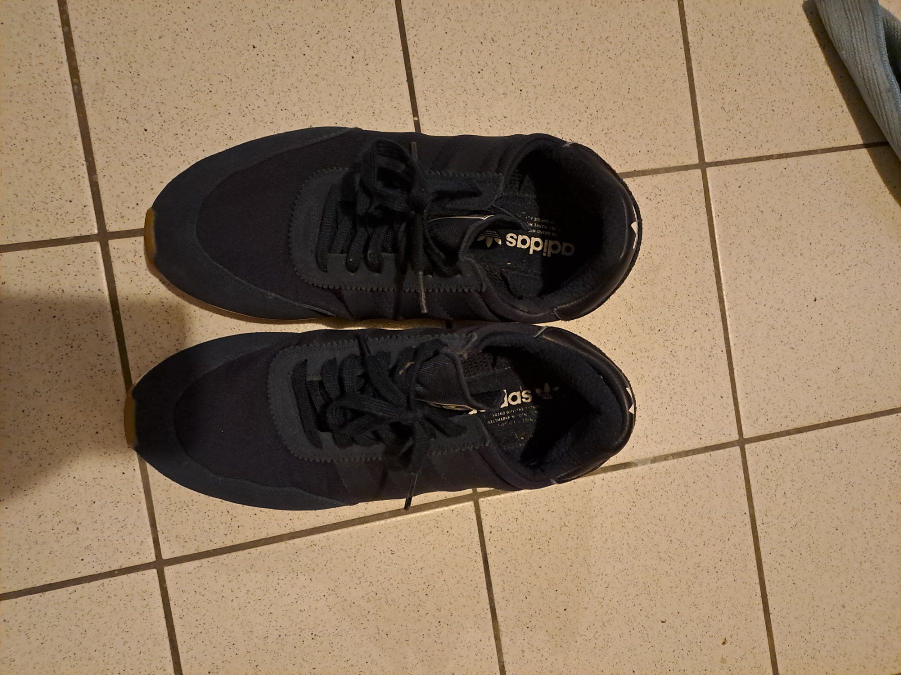 Adidas Scarpe da uomo: Adidas I-5923 – Nuovo (secondo la descrizione) da St. Ursen venduto da mat_2bd2 1