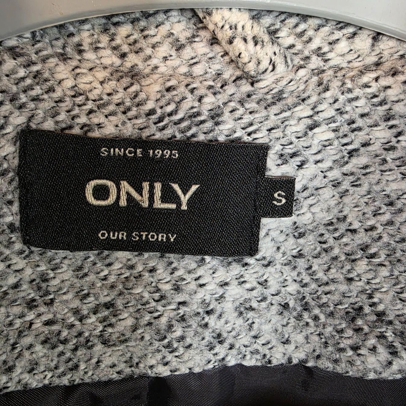 Only Giacche: ONLY Blazer Grau Weiß Gr. S Übergangsjacke – Usato da Wald ZH venduto da CapLux 7