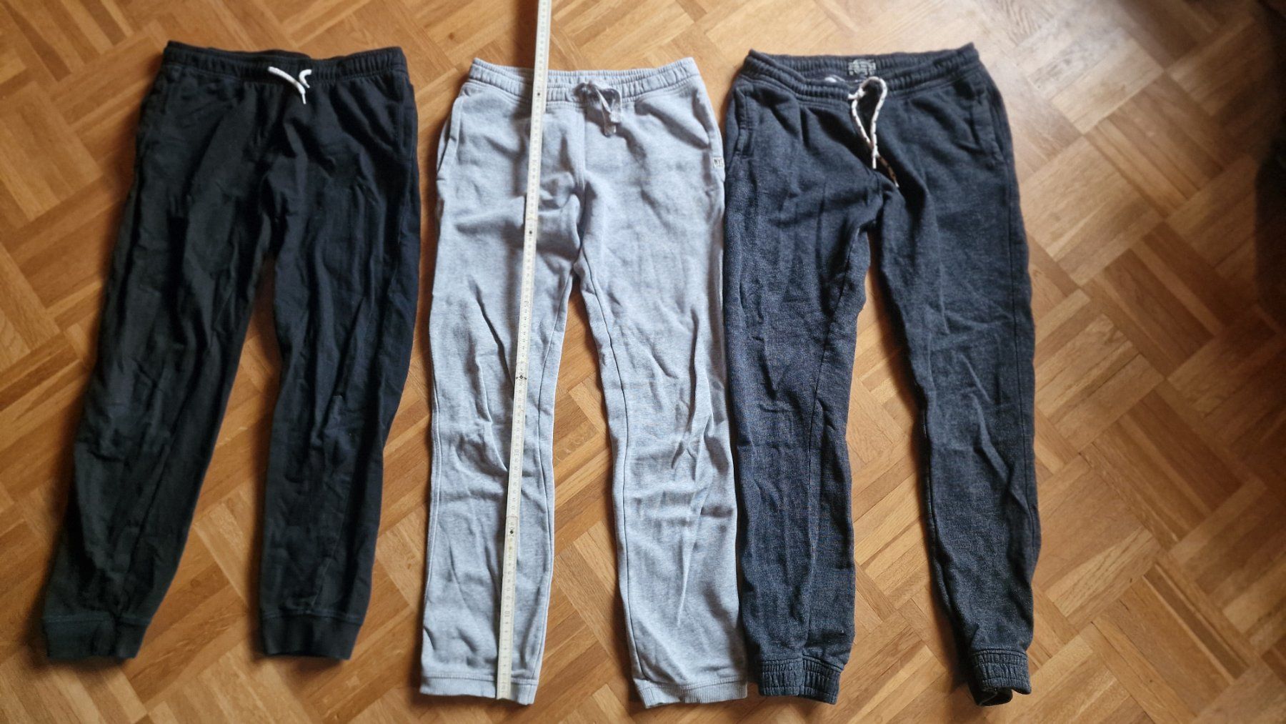 Pantaloni: 3 x Trainerhosen Gr. 152 – Usato da Schübelbach venduto da bada.01