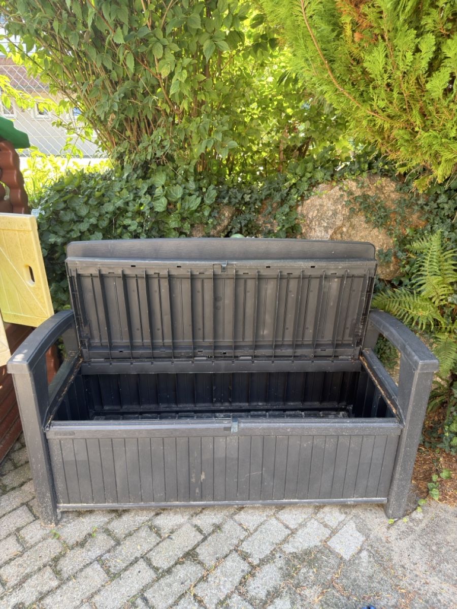 Keter Box contenitori: Garten sitzbank mit stauraum – Usato da Birmensdorf ZH venduto da natascha.6k 1