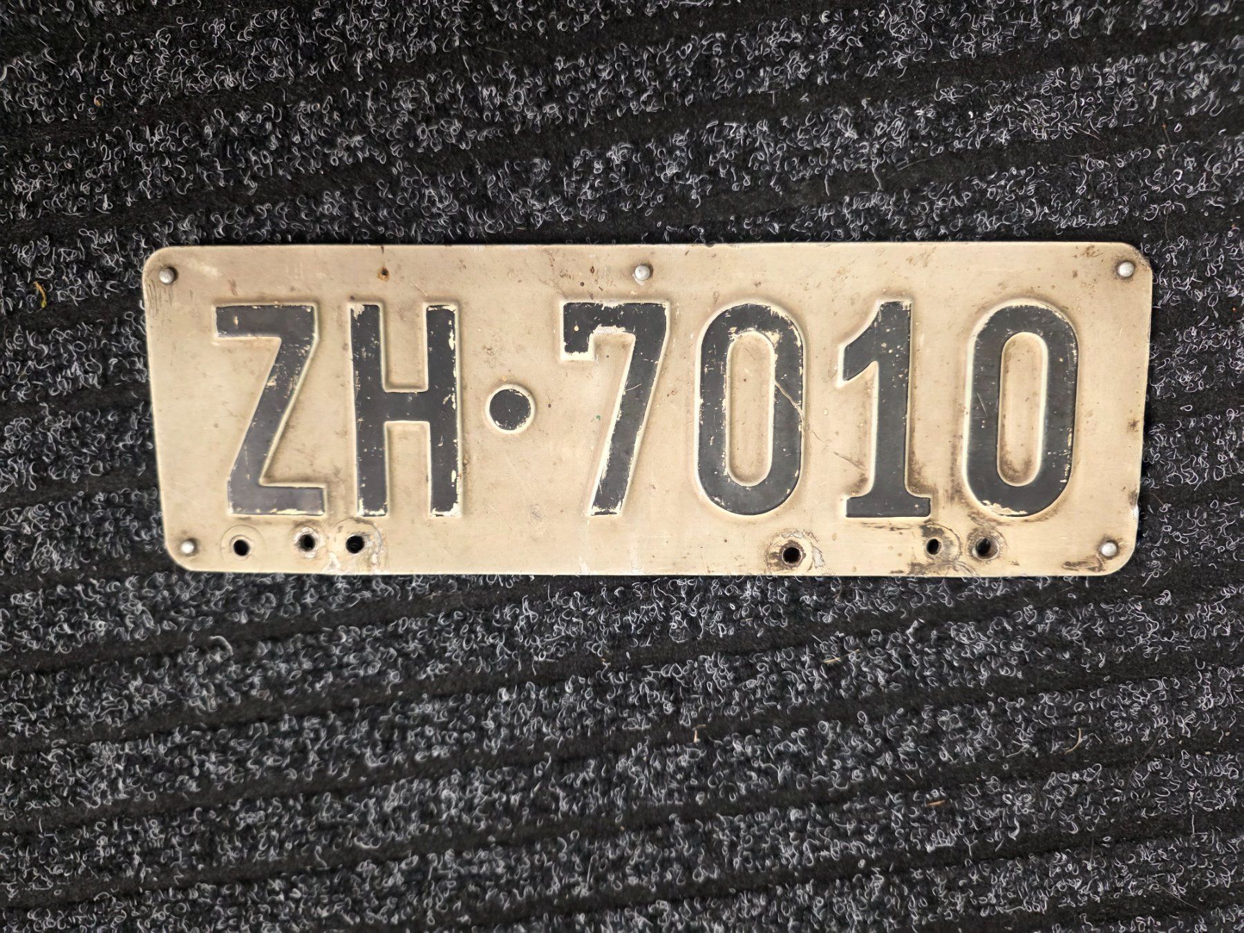 Schilder: Nummerenschild ZH 7010 Deko – Gebraucht aus Dorf von Echo_Elements 2
