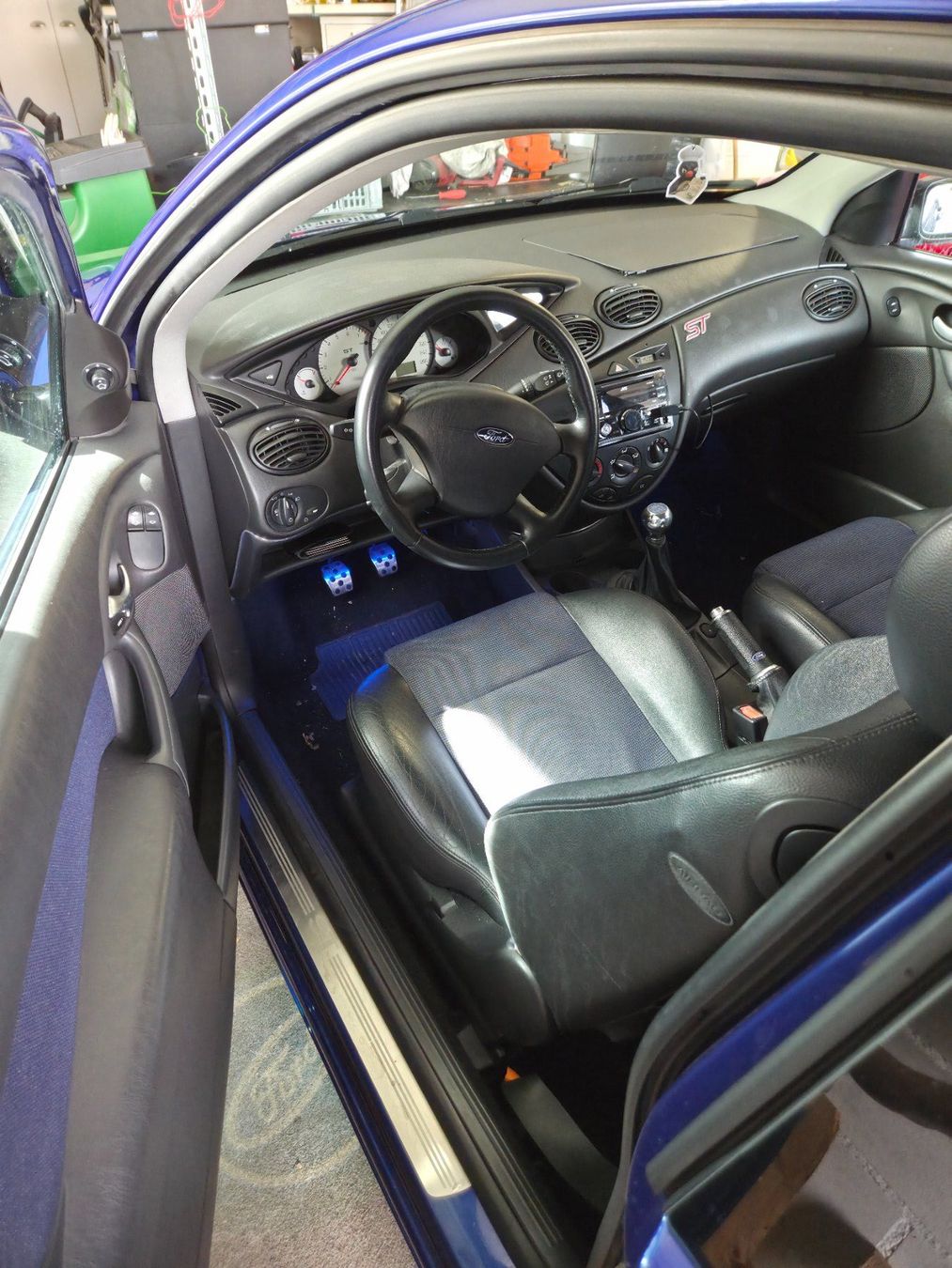 Ford Autos: Ford Focus ST 170   2.0i 16V – Gebraucht aus Muhen von SWMuhen 5
