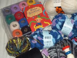 lot 1,5 kg de laines pour les travaux de tricot ou bricolage