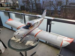 Schöner Sport Cruiser, mit allen Servos, ohne Motor