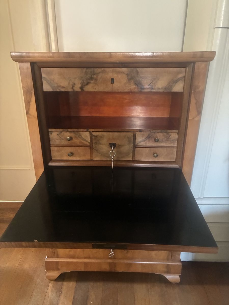 Scrivanie: Charmant meuble ancien en bois – Usato da Lausanne venduto da Famary