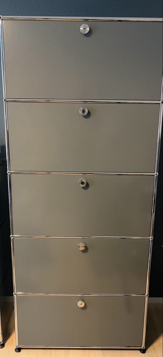Kommoden: USM Highboard mittelgrau – Gebraucht aus Niederrohrdorf von 54Belaadpa43