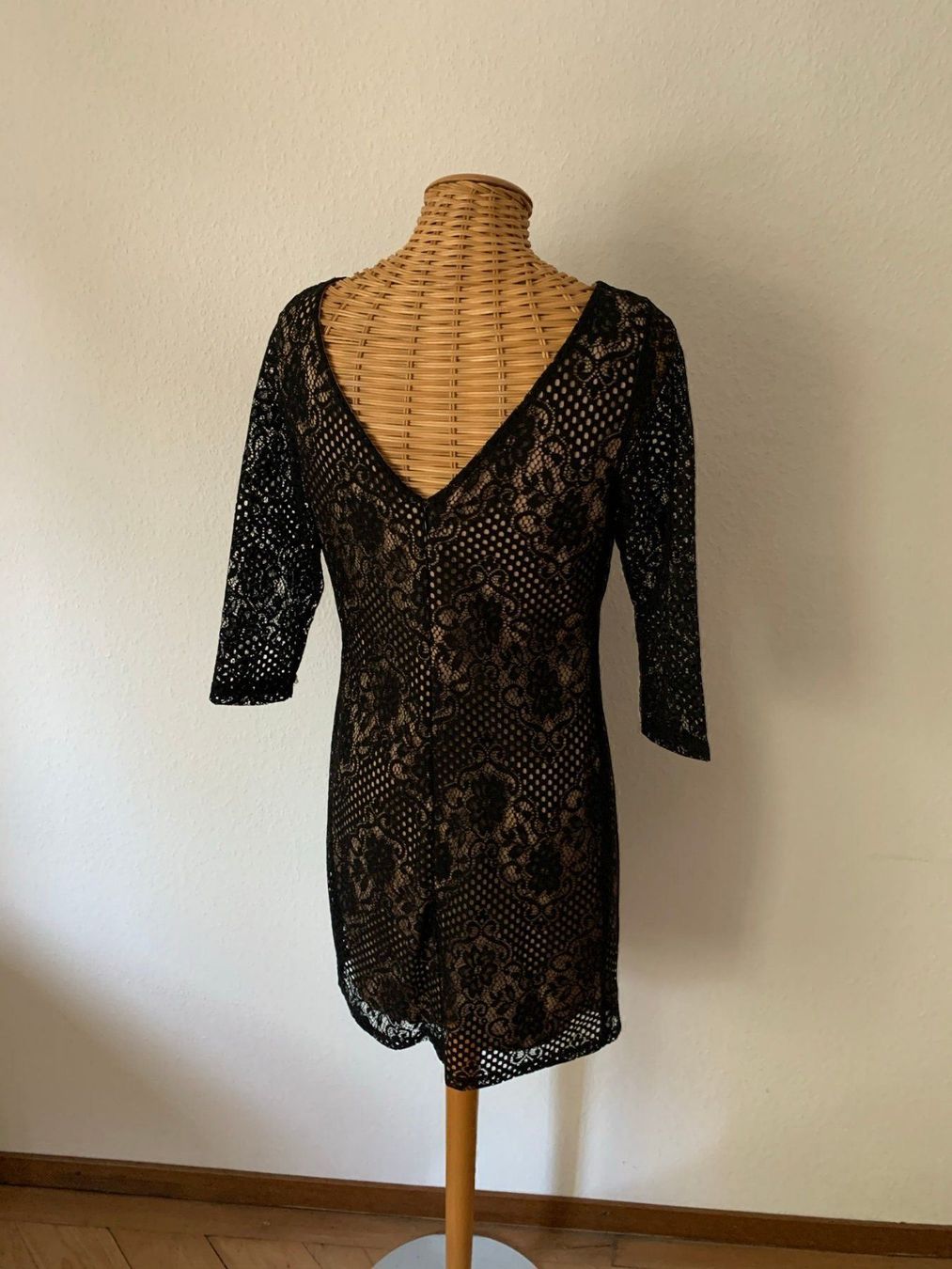 Topshop Robes: TOPSHOP Spitzenkleid schwarz 40 – D'occasion à Zürich par Diazaio 2