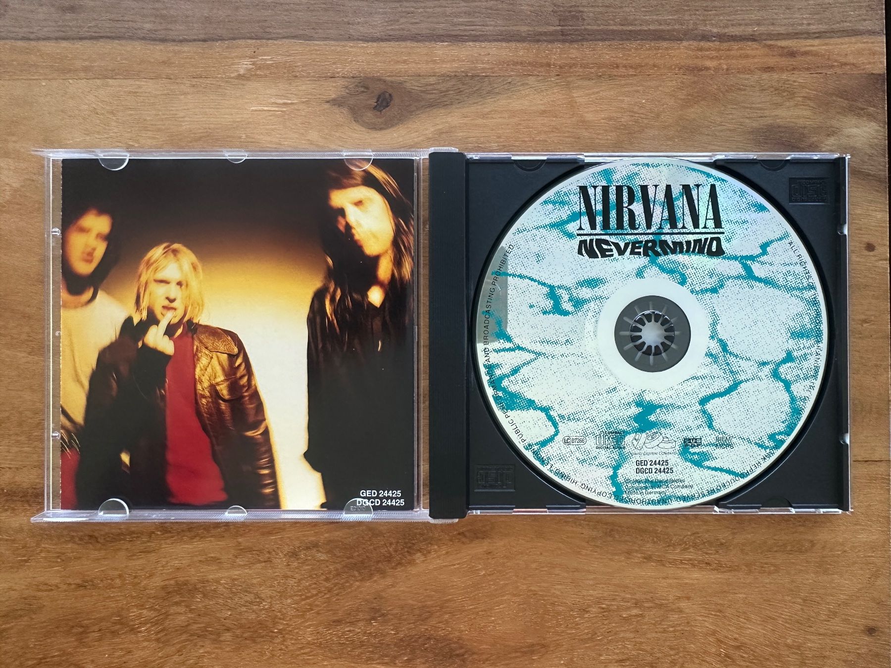 CD: Nirvana - Nevermind (Grunge) – Usato da Horgen venduto da flyingpenguin2000 1