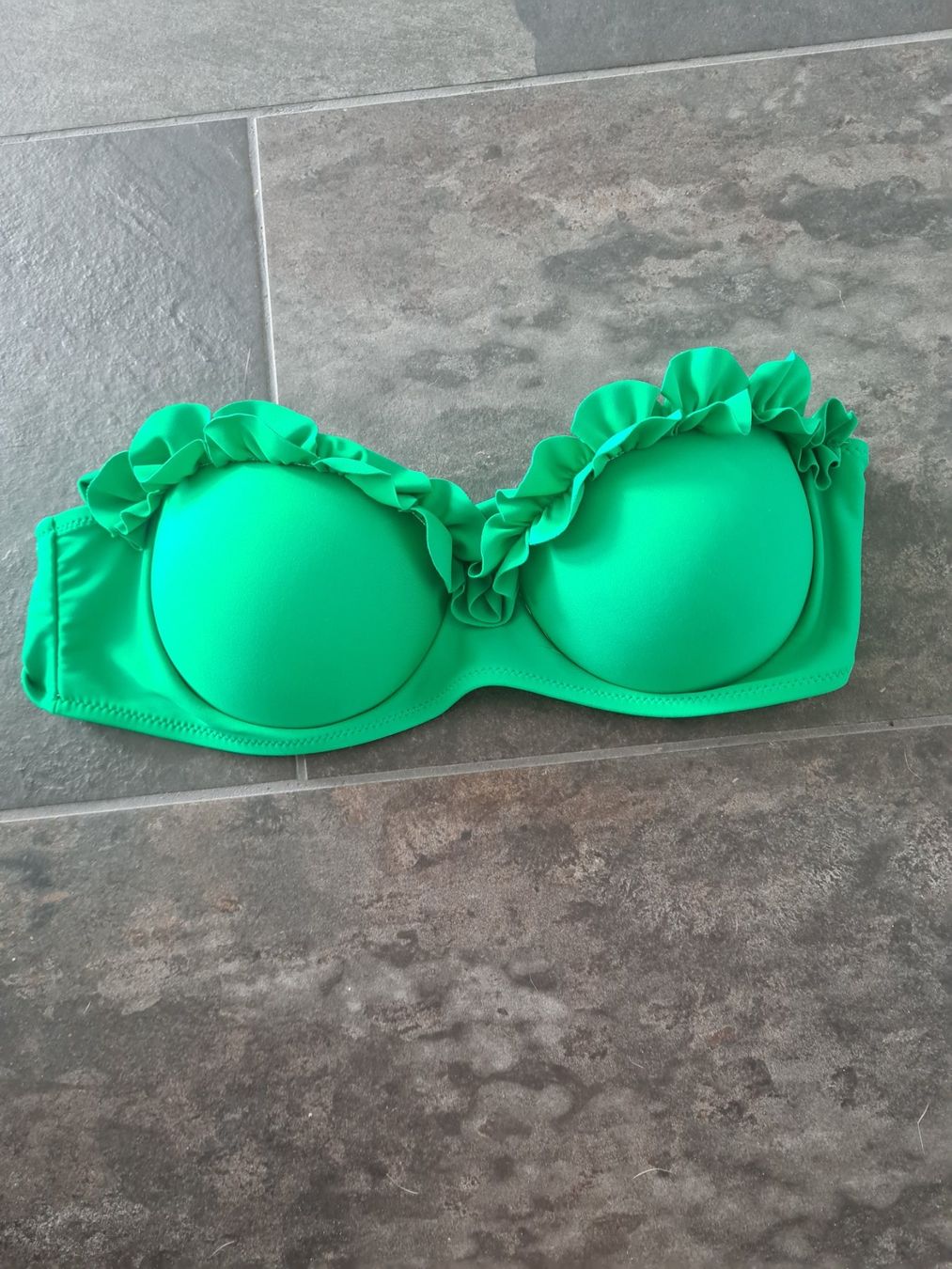 Badekleider & Bikinis: Bikini Top – Gebraucht aus Dinhard von lor_p8fn