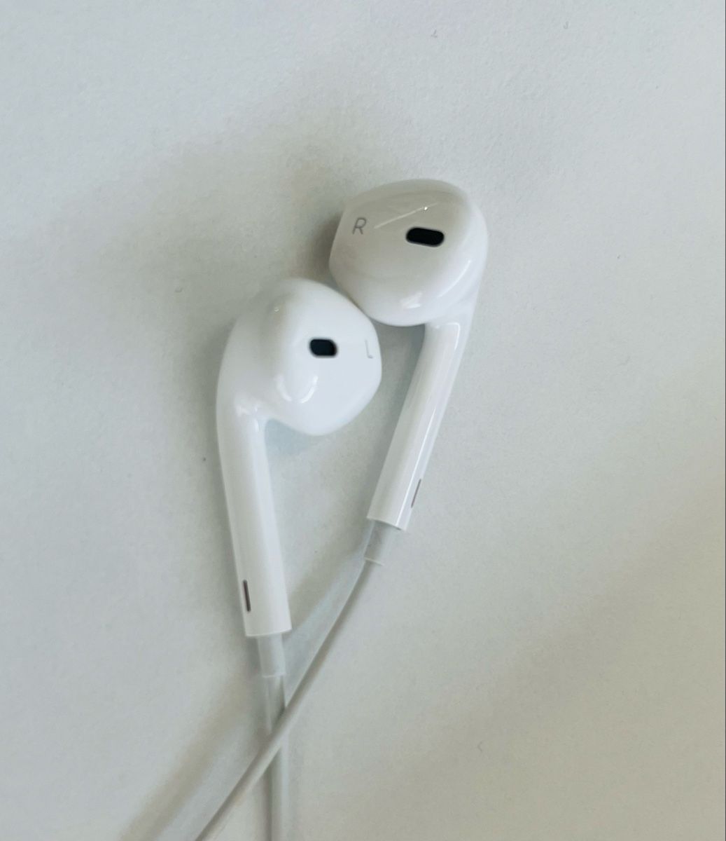 Apple Kopfhörer: Apple EarPods Lightning cable  – Neu (gemäss Beschreibung) aus Renens VD von jes_7rb2 2