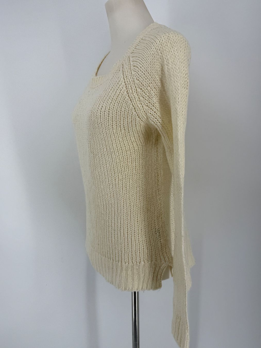 Pullover & Sweatshirts: Pullover Gr. M creme weiss von Vero Moda – Gebraucht aus Auenstein von moin. 1