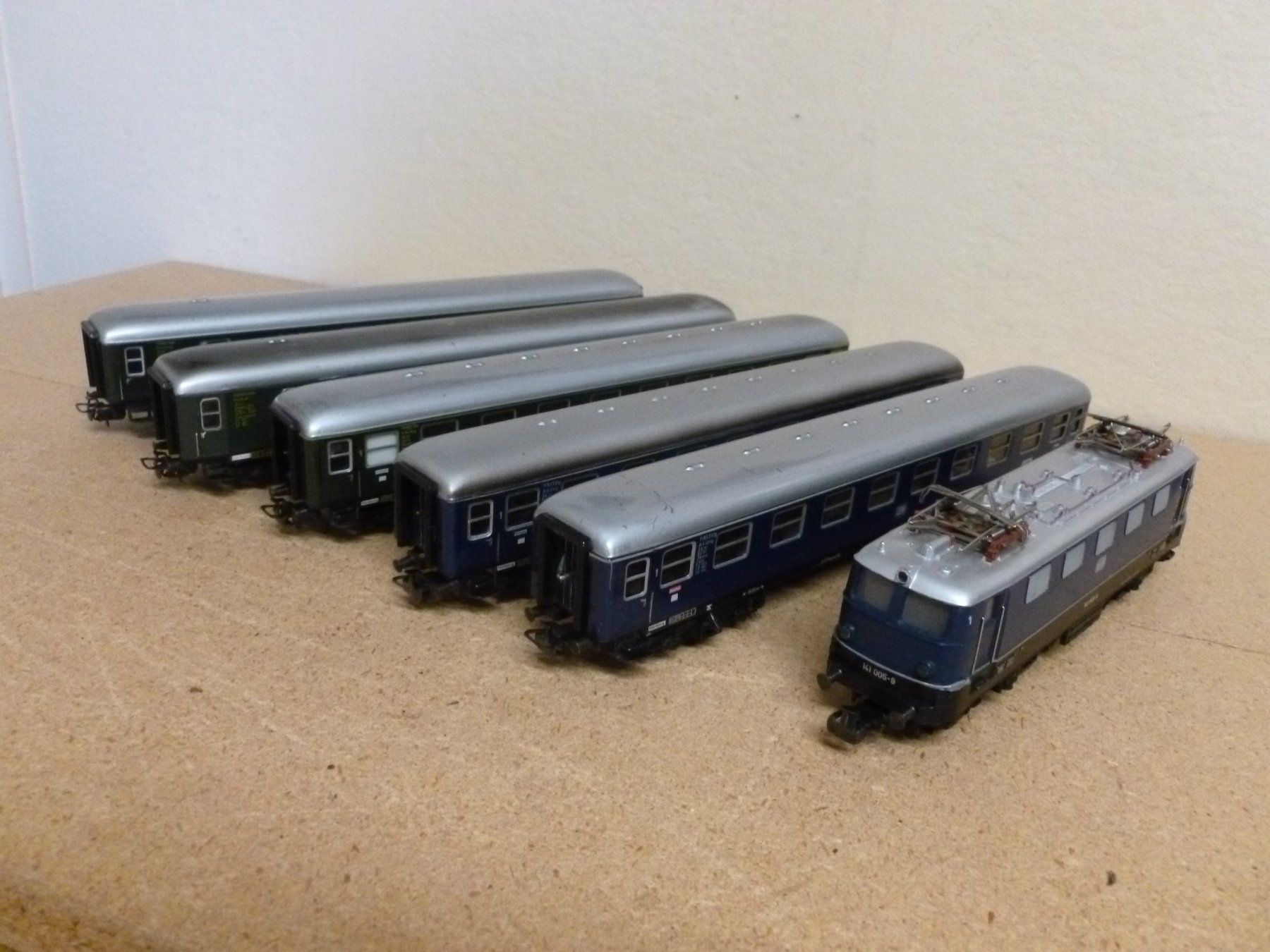 Märklin Modellini di ferrovie: Spielzug mit blauer E-Lok – Usato da Oberbipp venduto da Vifu