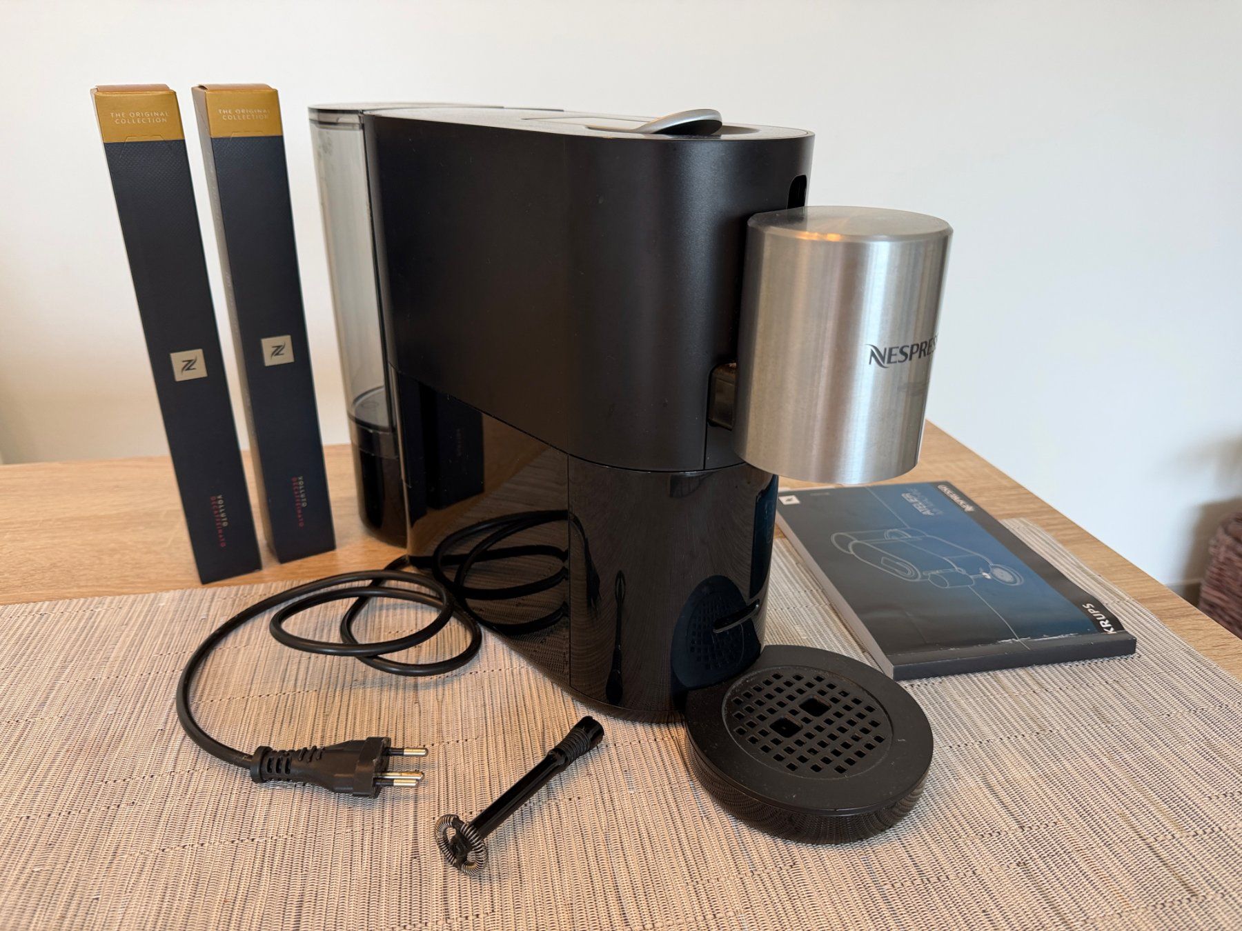 Nespresso Kaffeemaschinen & Espressomaschinen: Kaffeemaschine Nespresso Atelier – Gebraucht aus Kloten von Racy05