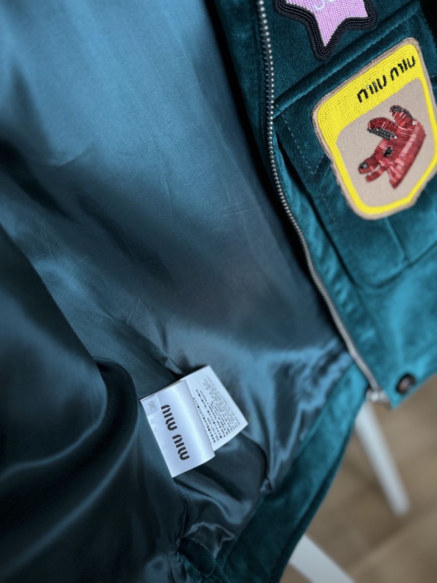 Miu Miu Jacken: Miu Miu Velvet Jacket 36 – Neu (gemäss Beschreibung) aus Meilen von myc_h9kw 4