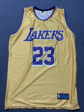 NBA Lakers Jersey LeBron James Nummer 23 gelb Grösse M