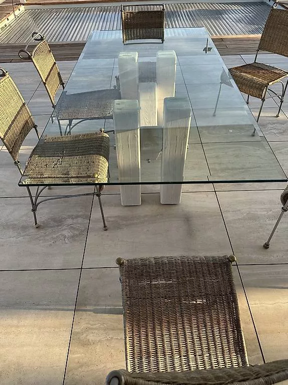 Set de table et chaises: Table en verre – D'occasion à Bussy FR par sebest