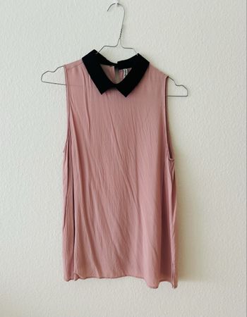 Débardeur Stradivarius rose pâle avec col noir, taille M
