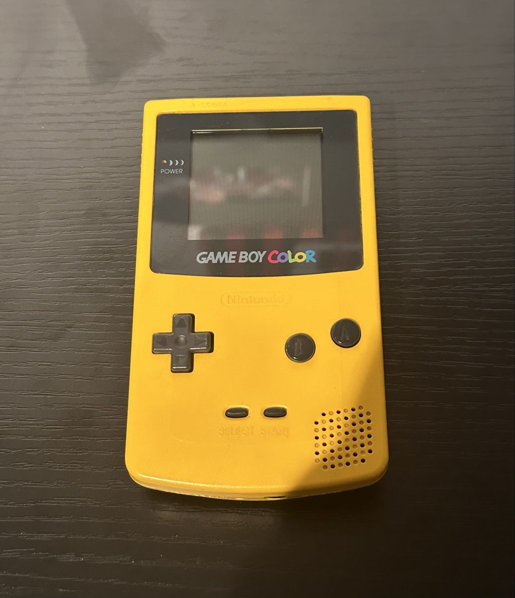 Nintendo Console: NITENDO COLOR GELB – Usato da Unterstammheim venduto da Robin059