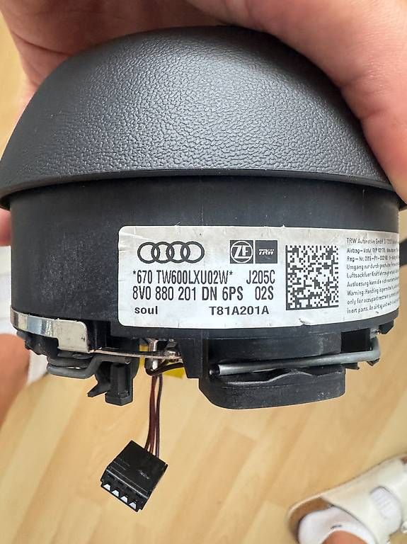 Audi Tutti pezzi di ricambio auto: Audi RS Lenkrad mit Airbag – Usato da Heimberg venduto da floorian23 2
